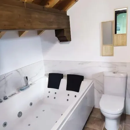 Entero G&g Con Piscina בית נופש Bareyo