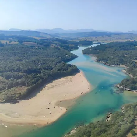 Entero G&g Con Piscina Feriehus Bareyo